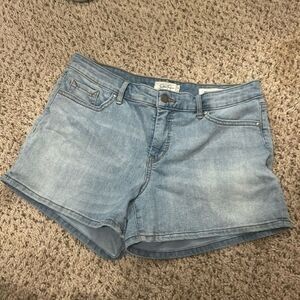 Jessica Simpson 10/30 mid rise cuff short  C